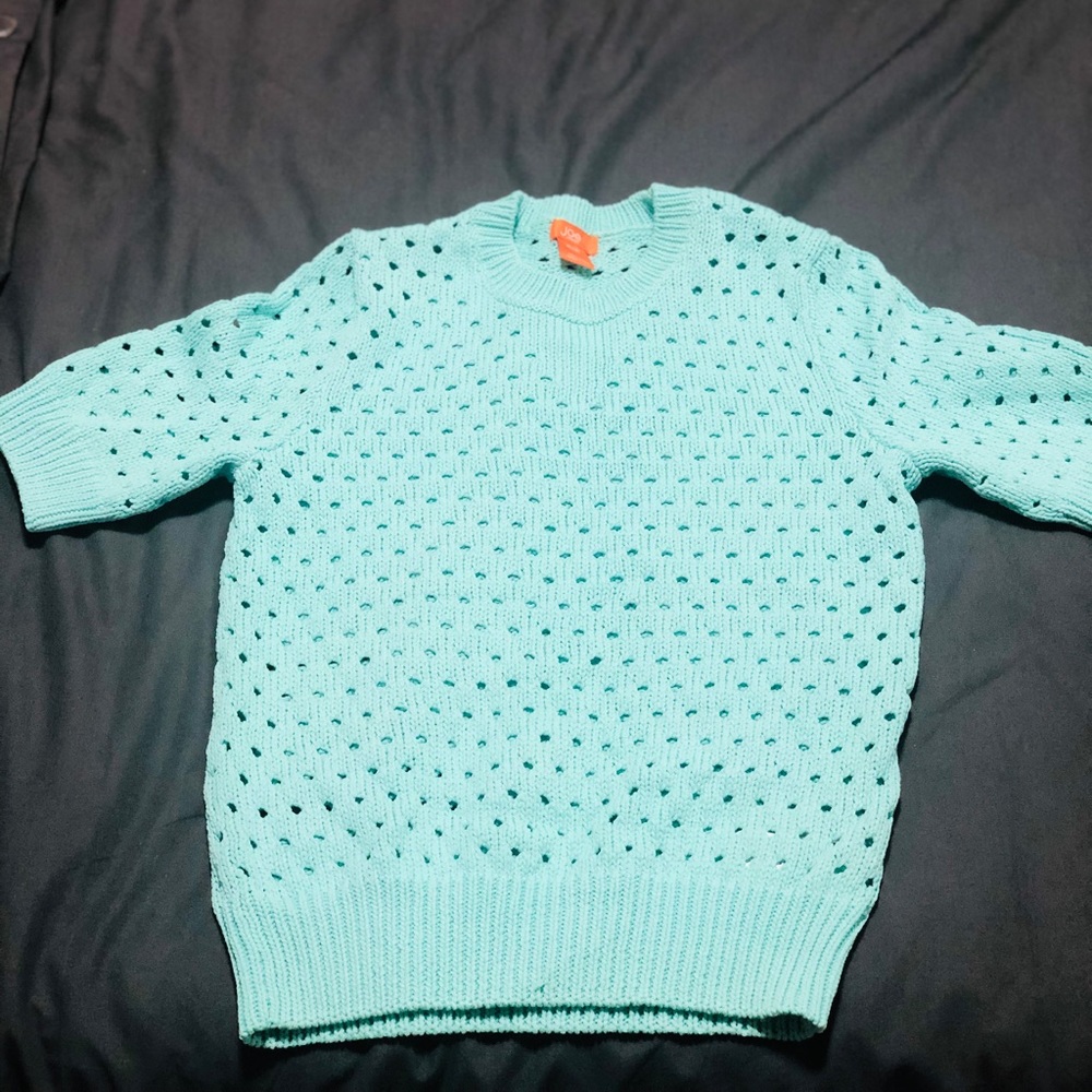 Short sleeve sweater
